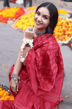 Load image into Gallery viewer, Gulistan Red Chanderi Silk Hand-block Print Saree with Blouse - Paheli-Jaipur
