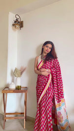 Load and play video in Gallery viewer, Women In Red - Mulmul Cotton Saree For Women With Blouse Piece
